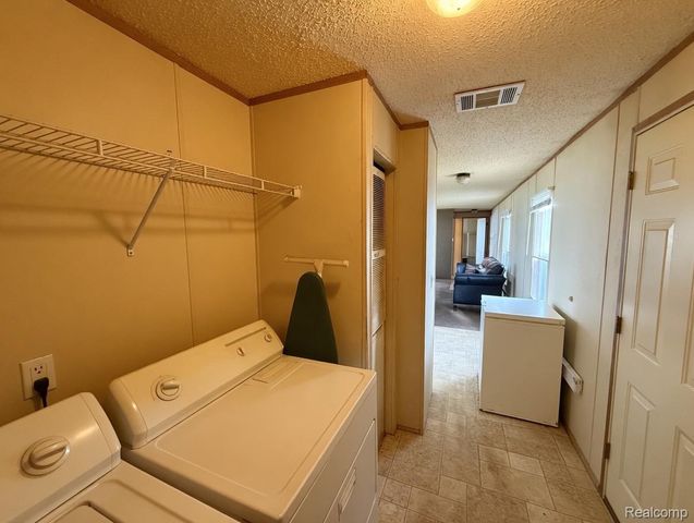 1570 Christine Ter, Madison Heights, MI 48071