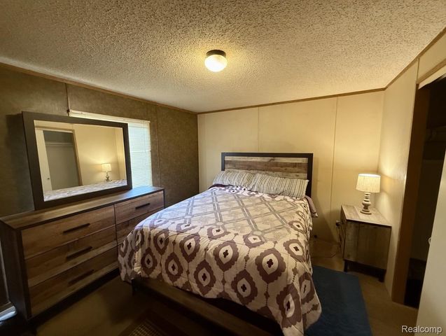 1570 Christine Ter, Madison Heights, MI 48071