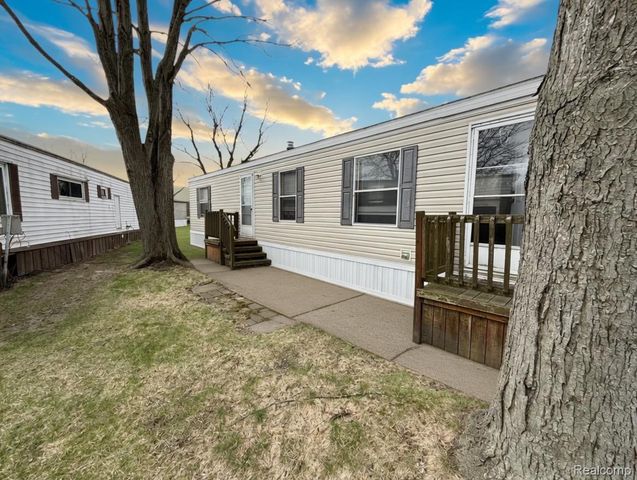 1570 Christine Ter, Madison Heights, MI 48071