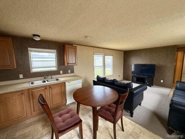 1570 Christine Ter, Madison Heights, MI 48071