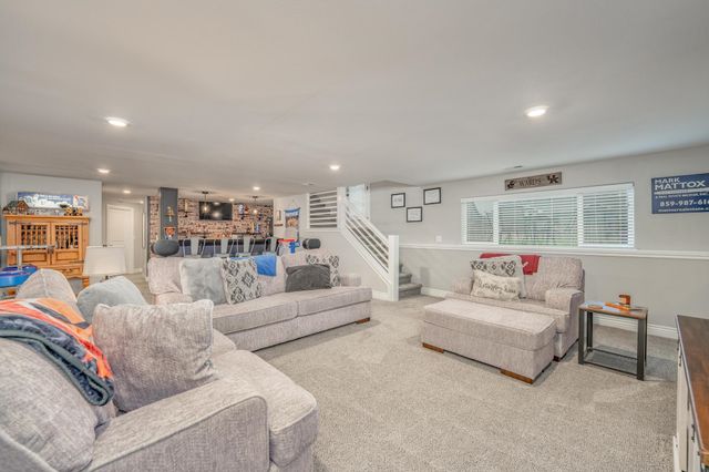 2311 S Chateau St, Wichita, KS 67207