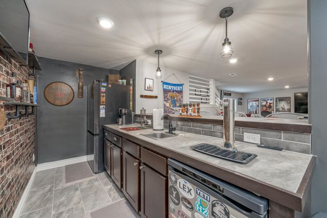 2311 S Chateau St, Wichita, KS 67207