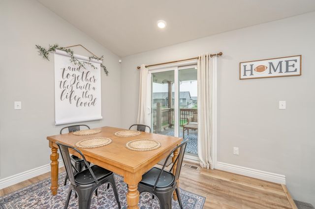 2311 S Chateau St, Wichita, KS 67207