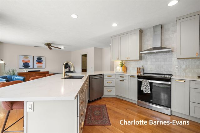 17141 Whitney Ridge, West Olive, MI 49460