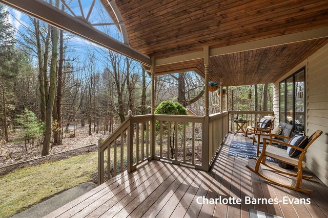 17141 Whitney Ridge, West Olive, MI 49460