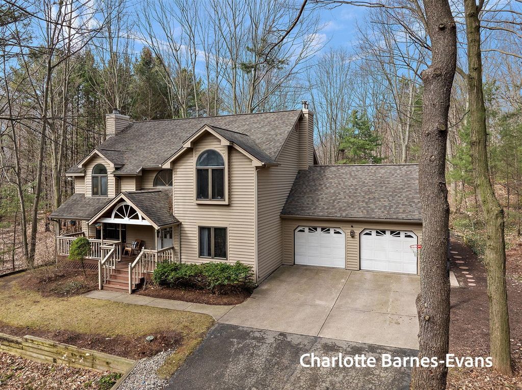 17141 Whitney Ridge, West Olive, MI 49460