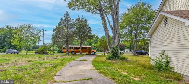 8400 PENNS HILL RD, La Plata, MD 20646