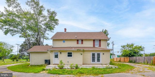 8400 PENNS HILL RD, La Plata, MD 20646