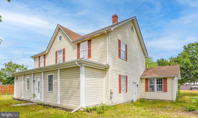 8400 PENNS HILL RD, La Plata, MD 20646