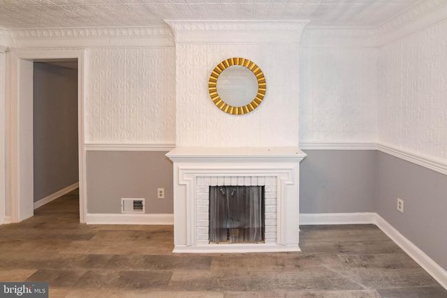 8400 PENNS HILL RD, La Plata, MD 20646