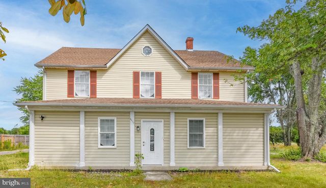 8400 PENNS HILL RD, La Plata, MD 20646