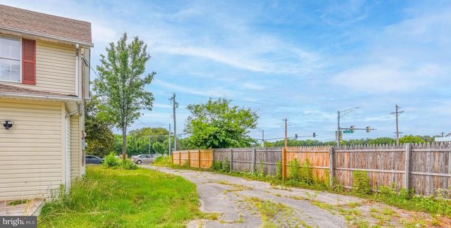 8400 PENNS HILL RD, La Plata, MD 20646