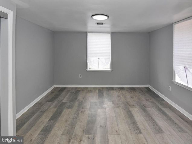 8400 PENNS HILL RD, La Plata, MD 20646