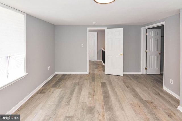 8400 PENNS HILL RD, La Plata, MD 20646