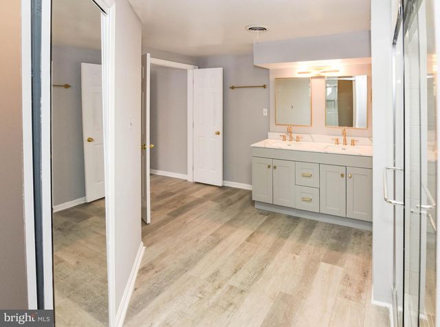8400 PENNS HILL RD, La Plata, MD 20646