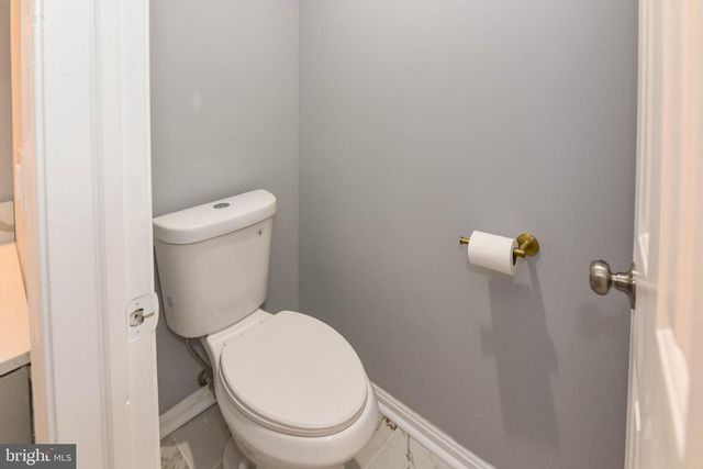 8400 PENNS HILL RD, La Plata, MD 20646
