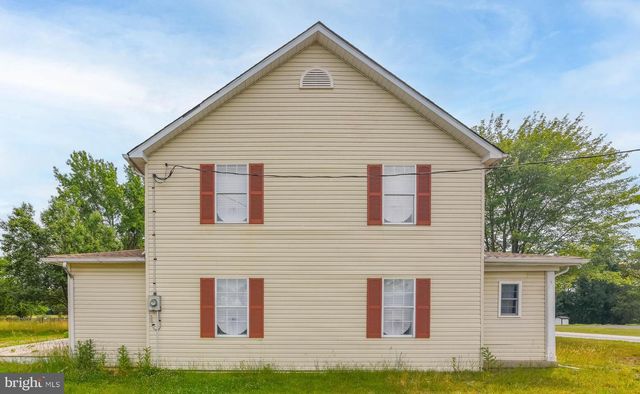 8400 PENNS HILL RD, La Plata, MD 20646