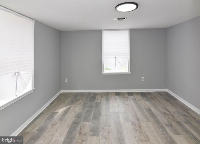 8400 PENNS HILL RD, La Plata, MD 20646