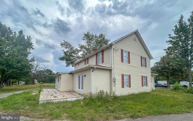 8400 PENNS HILL RD, La Plata, MD 20646