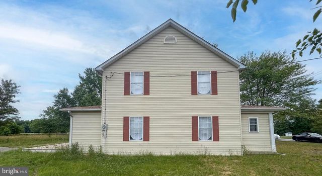 8400 PENNS HILL RD, La Plata, MD 20646