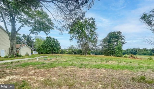 8400 PENNS HILL RD, La Plata, MD 20646