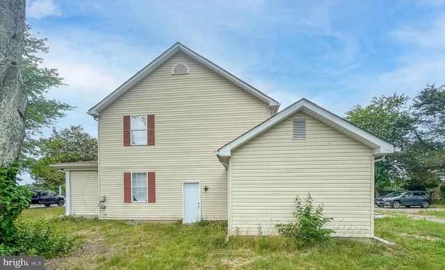 8400 PENNS HILL RD, La Plata, MD 20646