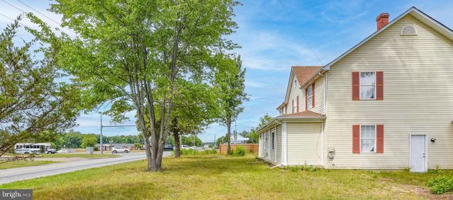 8400 PENNS HILL RD, La Plata, MD 20646