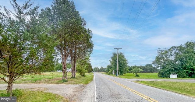 8400 PENNS HILL RD, La Plata, MD 20646