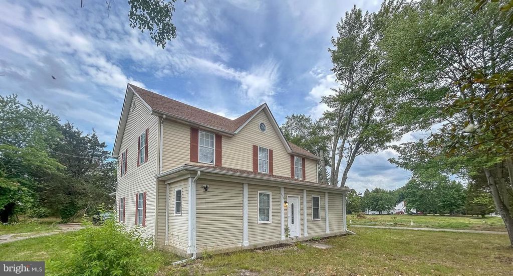 8400 PENNS HILL RD, La Plata, MD 20646