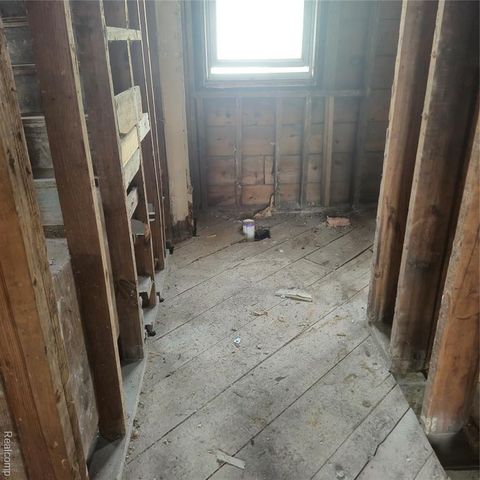 7135 Elmhurst Street, Detroit, MI 48204