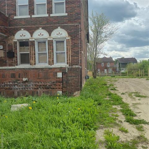 7135 Elmhurst Street, Detroit, MI 48204