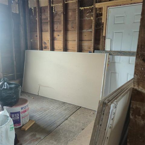 7135 Elmhurst Street, Detroit, MI 48204