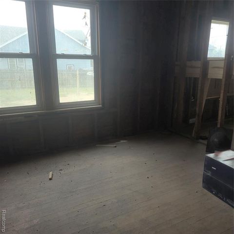 7135 Elmhurst Street, Detroit, MI 48204