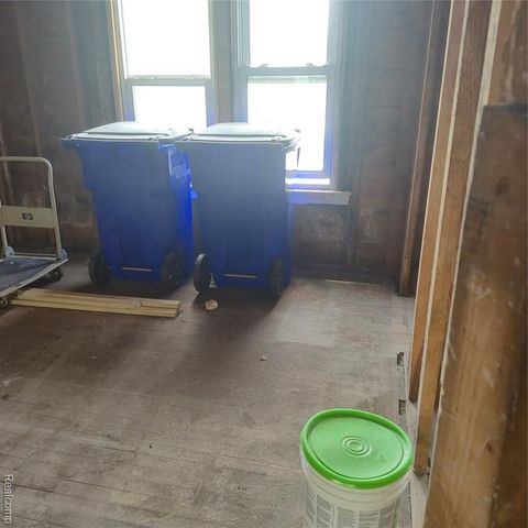 7135 Elmhurst Street, Detroit, MI 48204