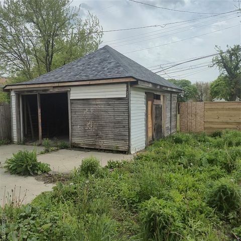 7135 Elmhurst Street, Detroit, MI 48204