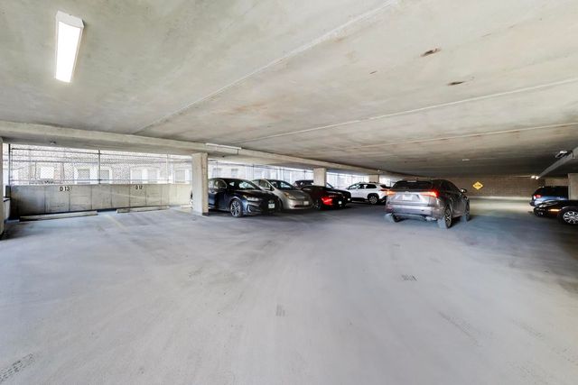 4980 N Marine Drive 831, Chicago, IL 60640