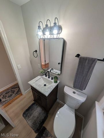 5860 Pearl Road, Parma, OH 44130