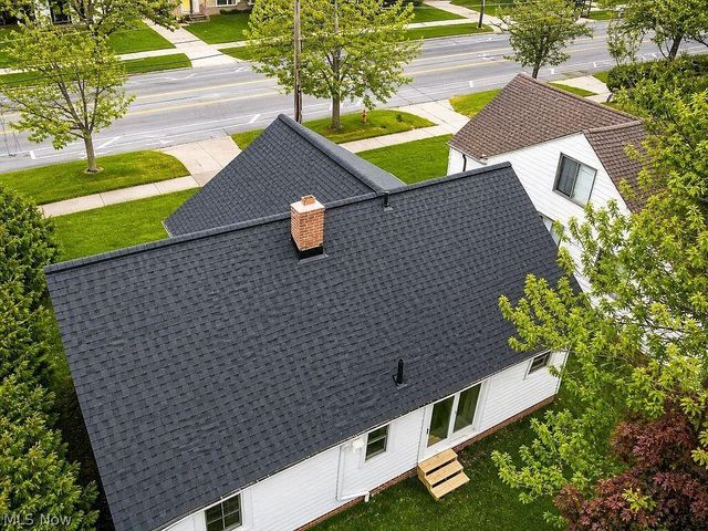 5860 Pearl Road, Parma, OH 44130
