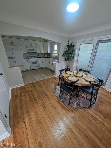 5860 Pearl Road, Parma, OH 44130