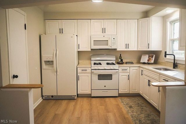 5860 Pearl Road, Parma, OH 44130