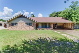 6256 Byron Drive, Ocean Springs, MS 39564