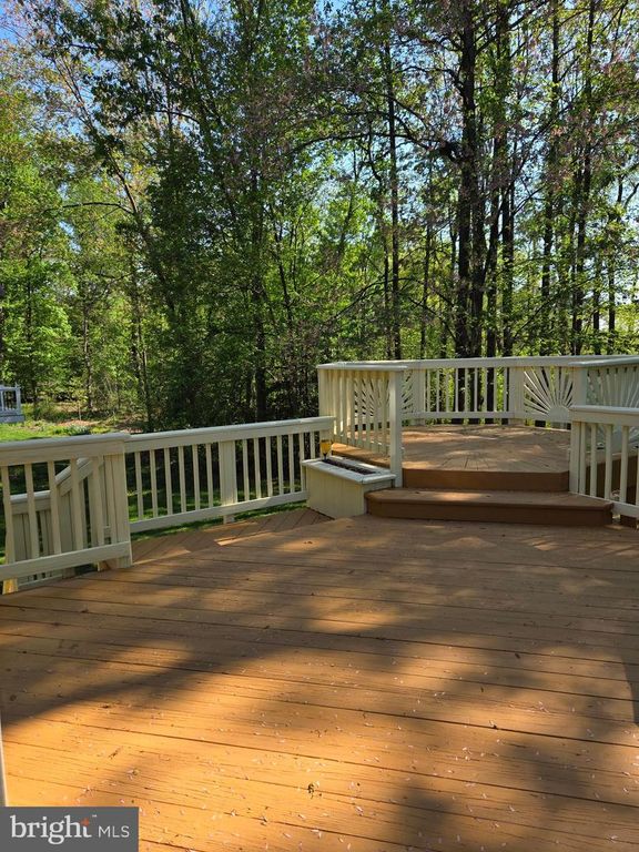 Image 30 of property listing at 1547 SAPPINGTON DR, Gambrills, MD 21054