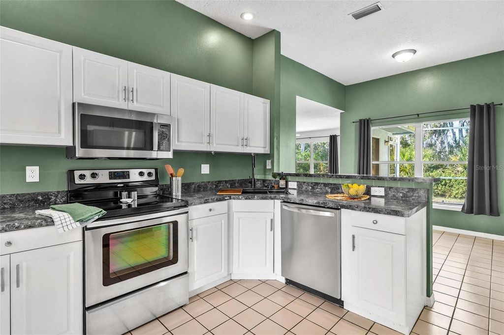 Image 15 of property listing at 5331 OLD HICKORY LANE, Fruitland Park, FL 34731