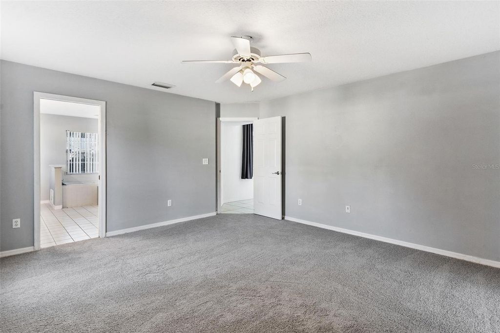 Image 30 of property listing at 5331 OLD HICKORY LANE, Fruitland Park, FL 34731