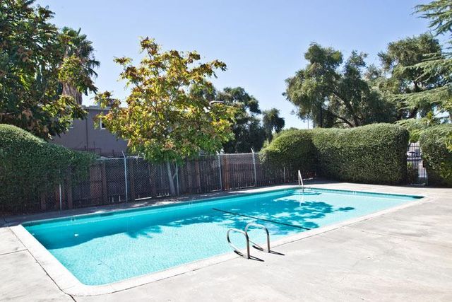 5606 Hillsdale Blvd #B, Sacramento, CA 95842