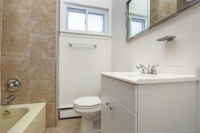 84 White Oak Street, Deer Park, NY 11729