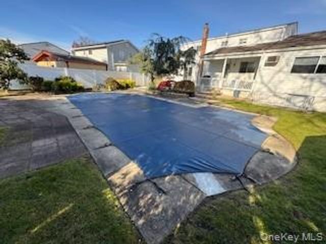 84 White Oak Street, Deer Park, NY 11729