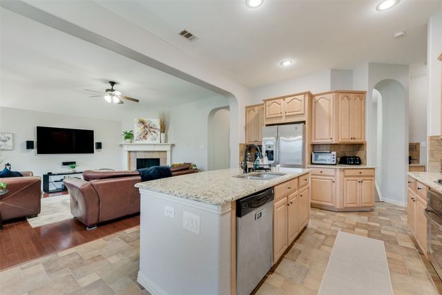 2723 Ponce De Leon, Grand Prairie, TX 75054