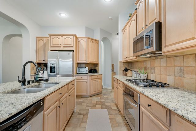 2723 Ponce De Leon, Grand Prairie, TX 75054