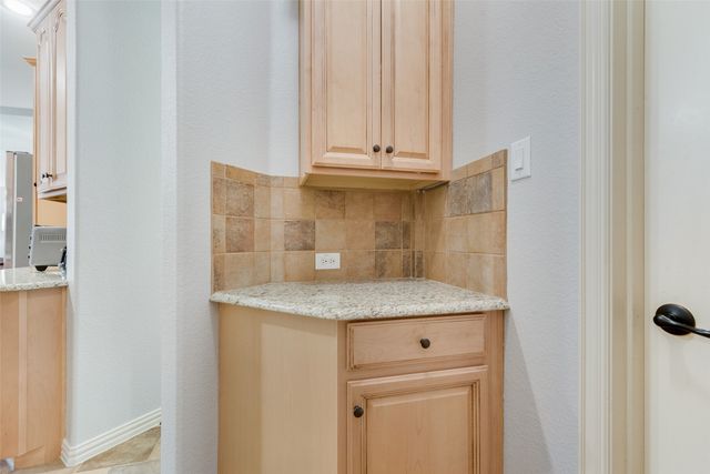 2723 Ponce De Leon, Grand Prairie, TX 75054